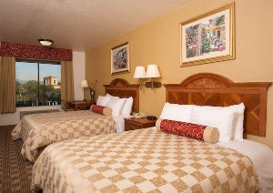 Deluxe Queen/Queen � 1-4 adults, Max. 5 guests room photo