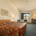 Standard Room With One King Bed room photo