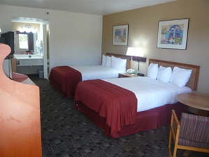 Deluxe Two Doubles w/ Hot Breakfast room photo