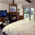 Lodge Queen w/ Breakfast room photo