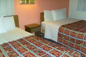Two Queens room photo